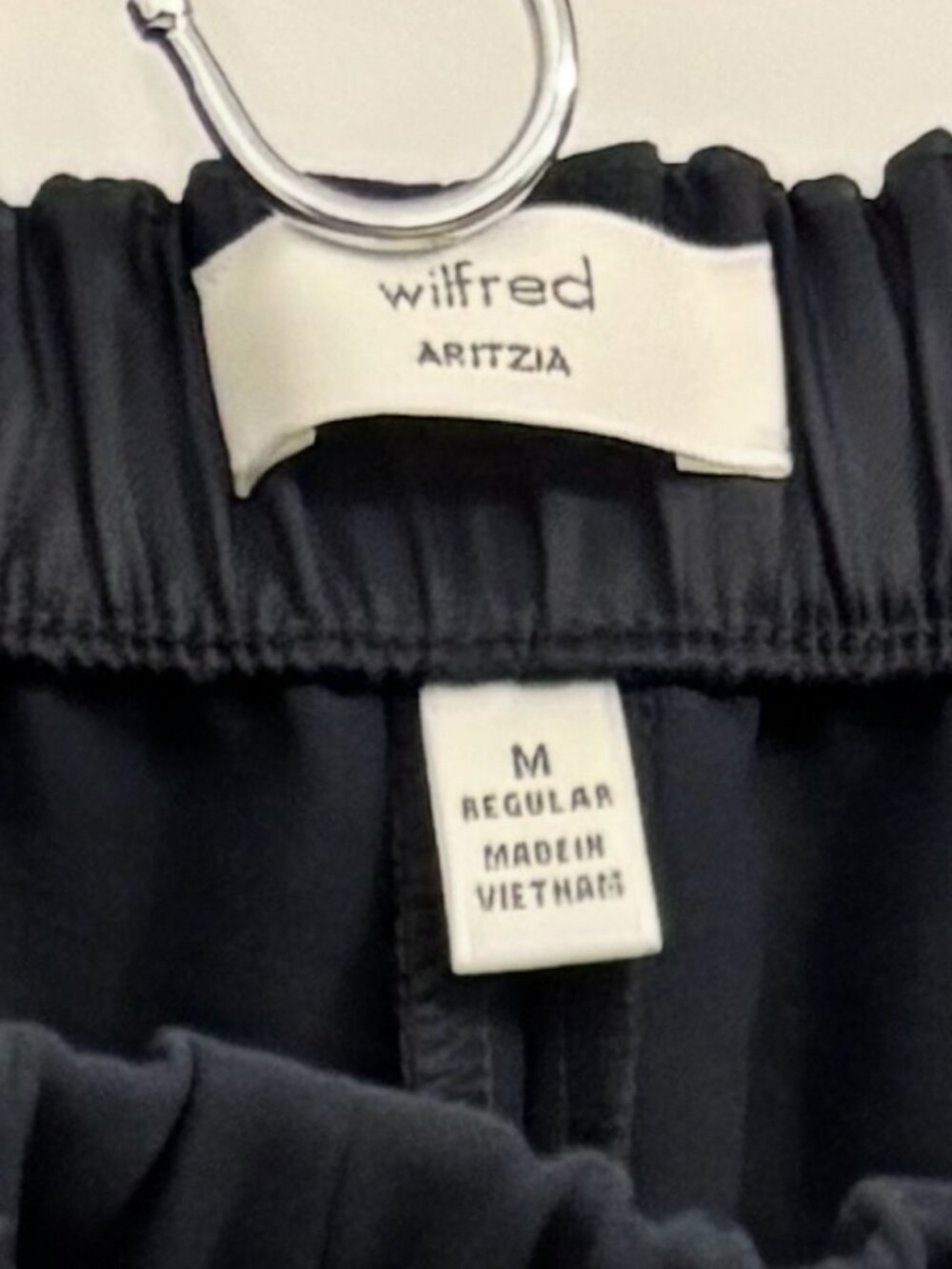 Aritzia Wilfred The Lodge Pants- Crepette- Dark Night Navy - Size Medium